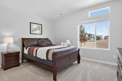 WestBlueLaceStreet_1