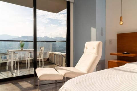 Class Suites - 1403