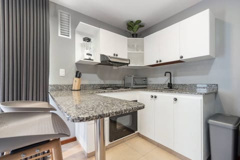 CYAN 1001 - 2BR