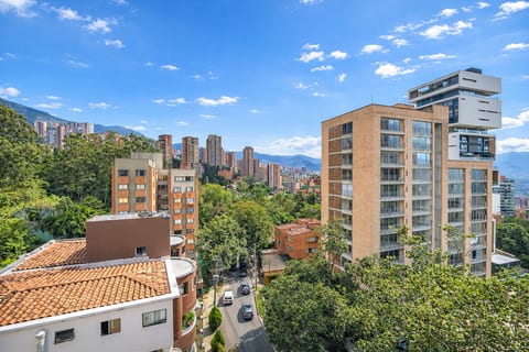 CYAN 1001 - 2BR