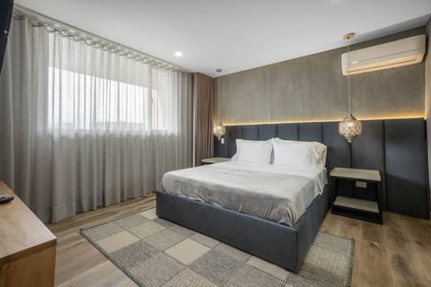 Go Living & Suites 407