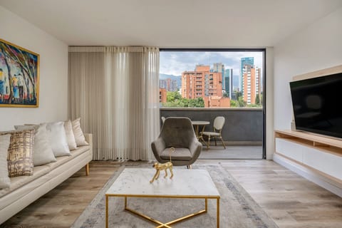 Go Living & Suites - 506