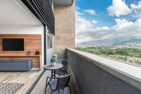 Go Living & Suites - 708