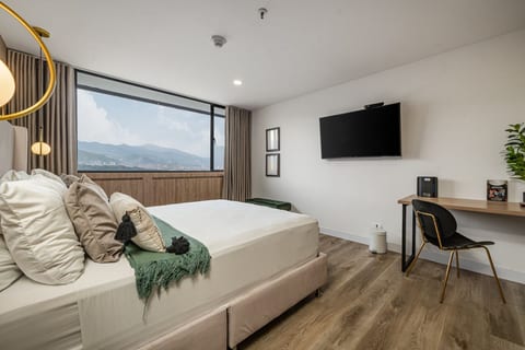 Go Living & Suites - 904