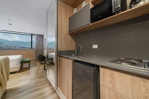 Go Living & Suites - 904