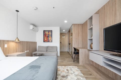 Go Living & Suites - 1013