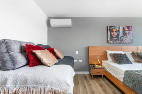 Go Living & Suites - 1219