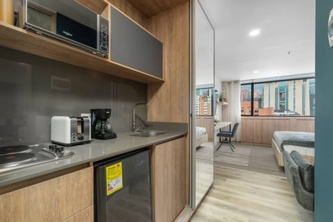 Go Living & Suites - 1305