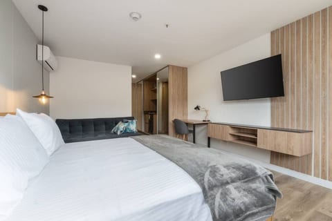 Go Living & Suites - 1307