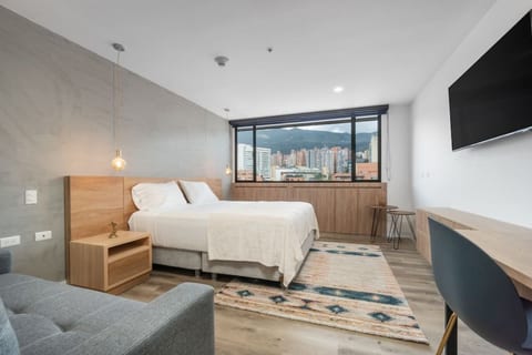 Go Living & Suites - 1310