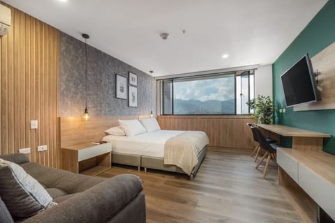 Go Living & Suites - 1319