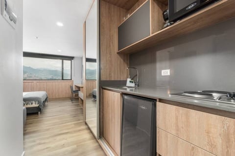 Go Living & Suites - 1402