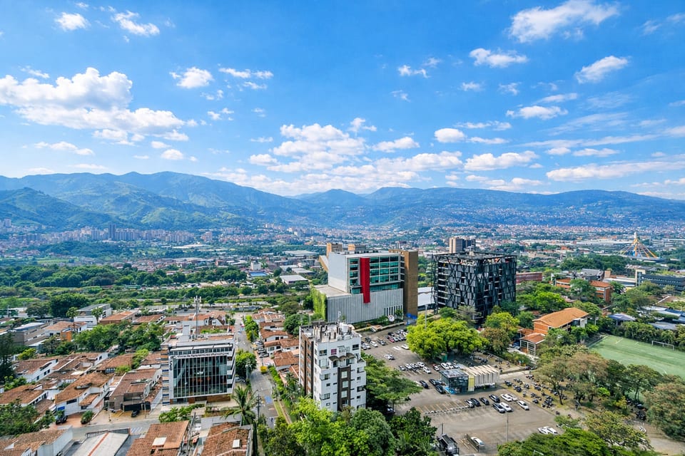Go Living & Suites - 1402 - Medellin