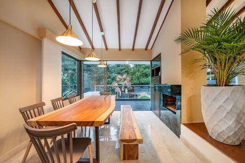 Casa Terracina · Amazing 5BR Mansion with private Pool