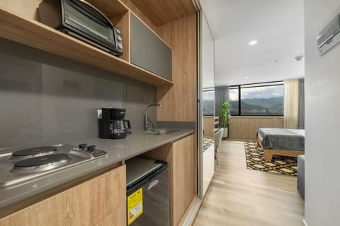 Go Living & Suites - 1316