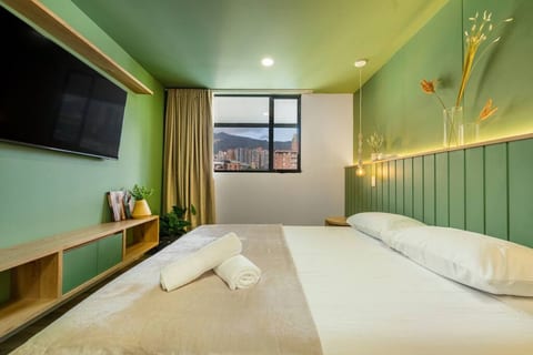 Go Living & Suites - 806