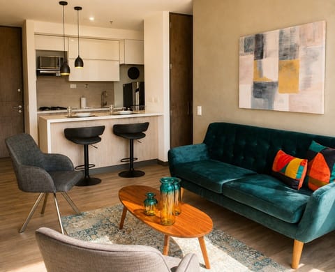 Class Suites - 703