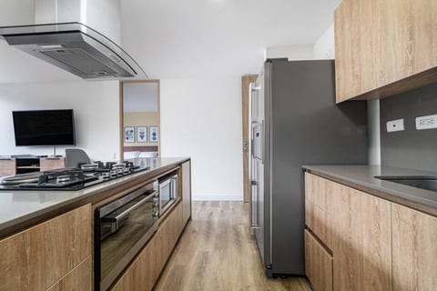 Go Living & Suites - 703
