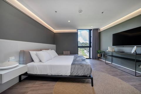 Olive Country Living - 401 PH