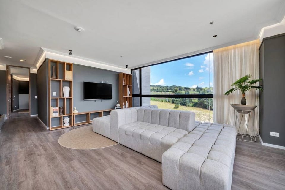 Olive Country Living - 401 PH - San Roque