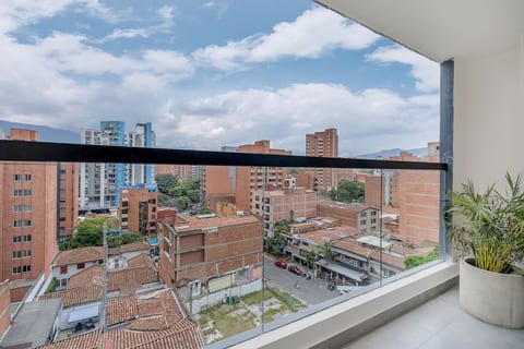 Housy Laureles - 901