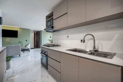 Housy Laureles - 902