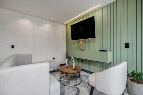 Housy Laureles - 602