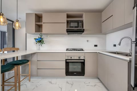 Housy Laureles - 301