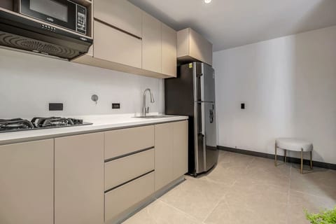 Housy Laureles - 204