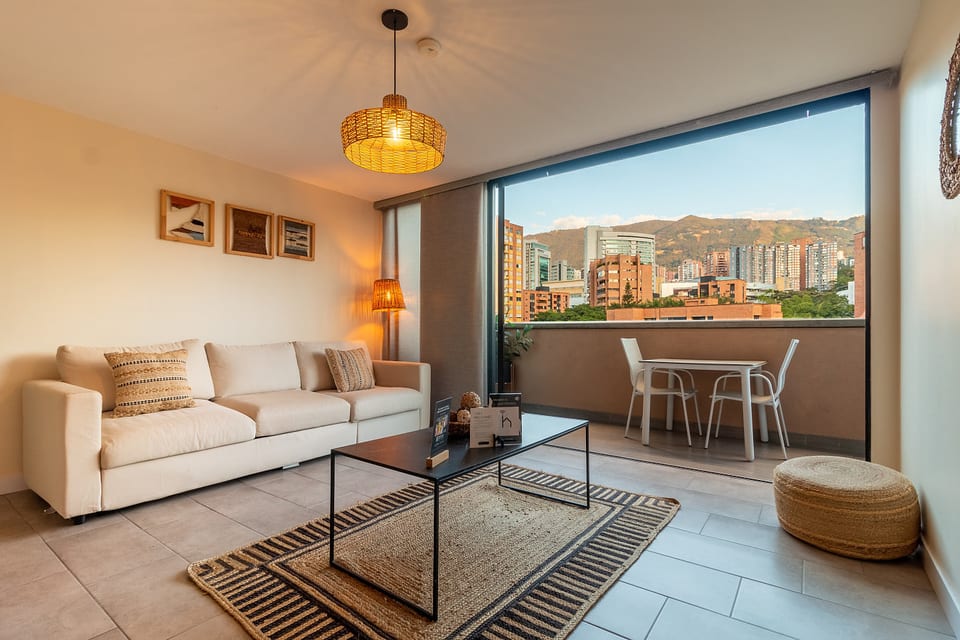 Go Living & Suites - 706 - Medellin