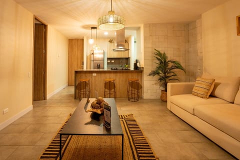 Go Living & Suites - 706