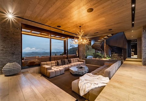 Ultra Luxury Villa with unique lake view