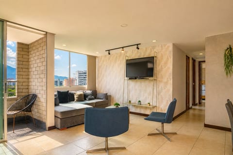 poblado 3 bedroom apartment 14th floor city view-1