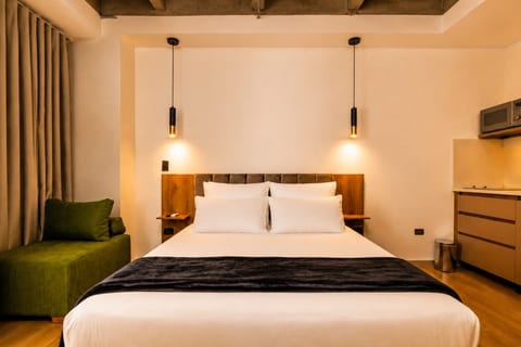 apartment loft in laureles, medellin digital nomads-17