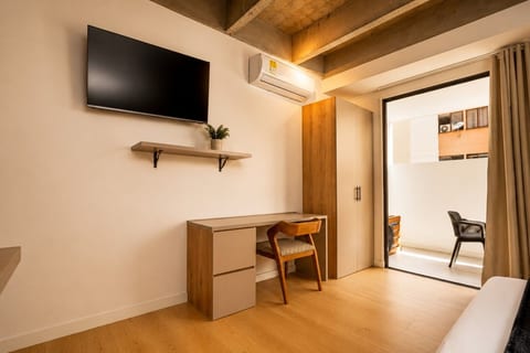 apartment loft in laureles, medellin digital nomads-15