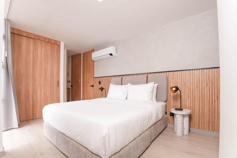 Metropolitan Living 2BR - 1