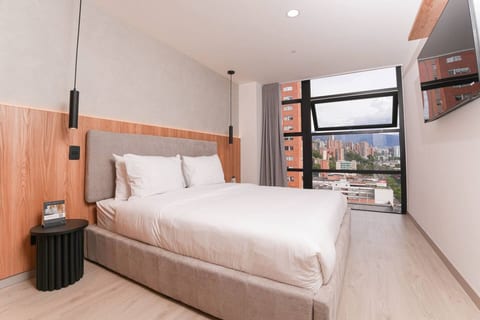 Metropolitan Living 3BR - 1