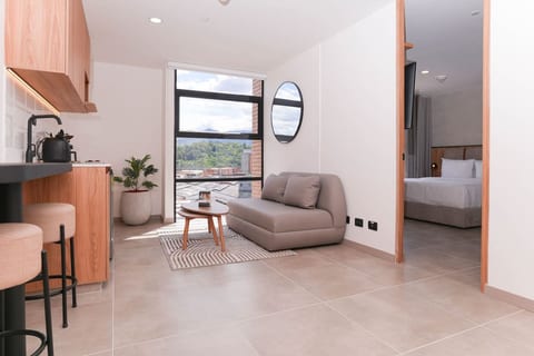 Metropolitan Living - 1BR