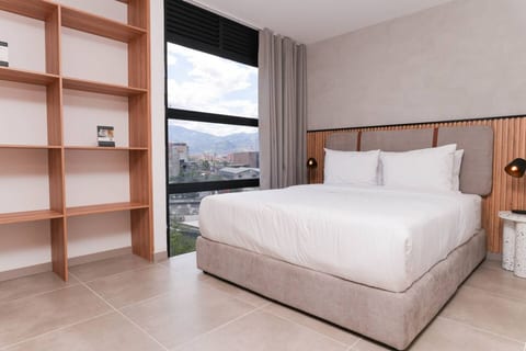 Metropolitan Living - 1BR