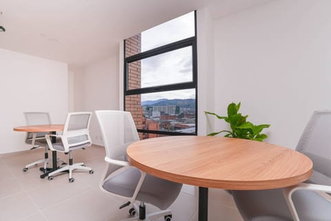 Metropolitan Living Suite
