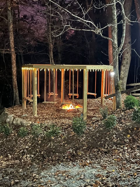 Outdoor fire pit