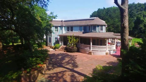 Marlin Drive Grand Entrance