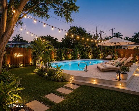 Private Pool Oasis • Hollywood Lakes • Near Beach image 4