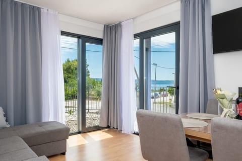 Apartment Seaview Terrace - Unit 379019-13