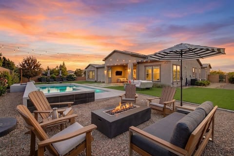 Resort style Summer Retreat- 9P Jacuzzi w/Mt. Bike image 2