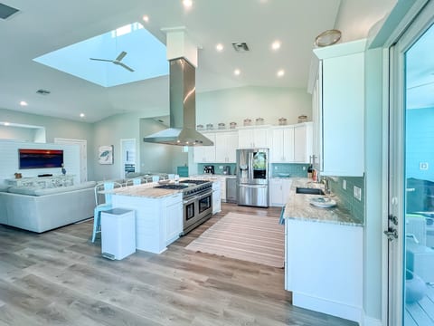 “Open spaces, cozy places—your perfect beachside retreat 🌊🛋️”