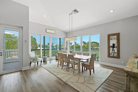 “Gather ‘round—meals taste better with a side of island vibes 🍽️🌴”