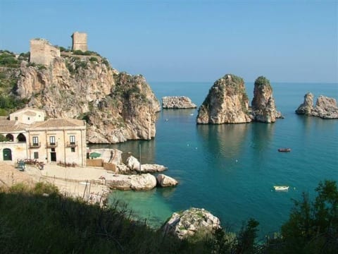 Wohnung GIallo mit Schwimmbad und Meerblick