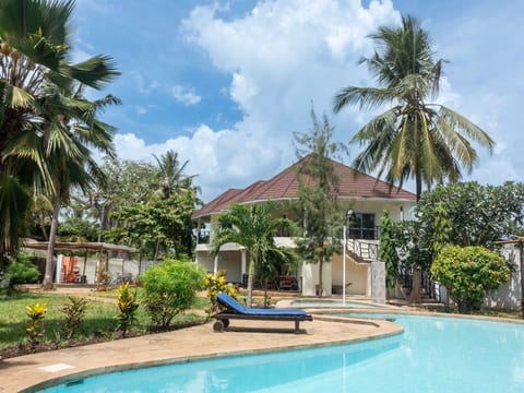 Black Pearl Diani