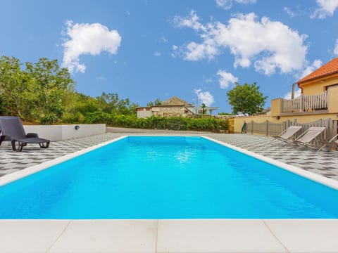 CASA VISTA / HR-10103-01